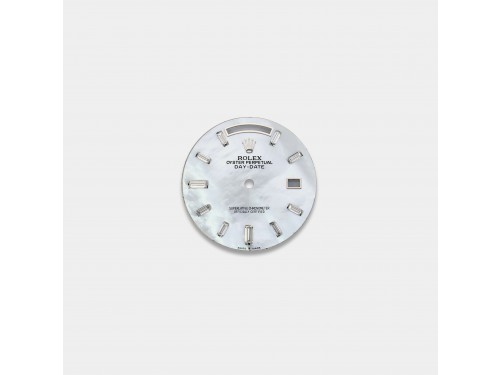 롤렉스 데이데이트 40mm 커스텀다이얼 자개(MOP) 다이얼 화이트골드용 바게뜨 다이아 인덱스