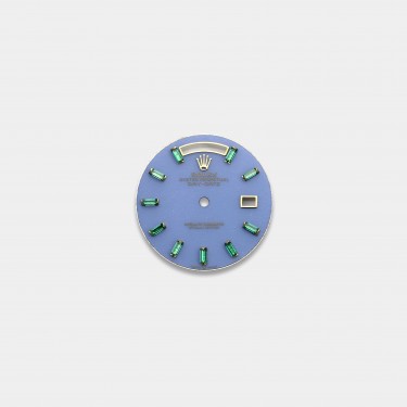 롤렉스 데이데이트 40mm 커스텀다이얼 자수정(Amethyst/Purple Stone) 다이얼 옐로골드용 바게뜨 에메랄드 인덱스