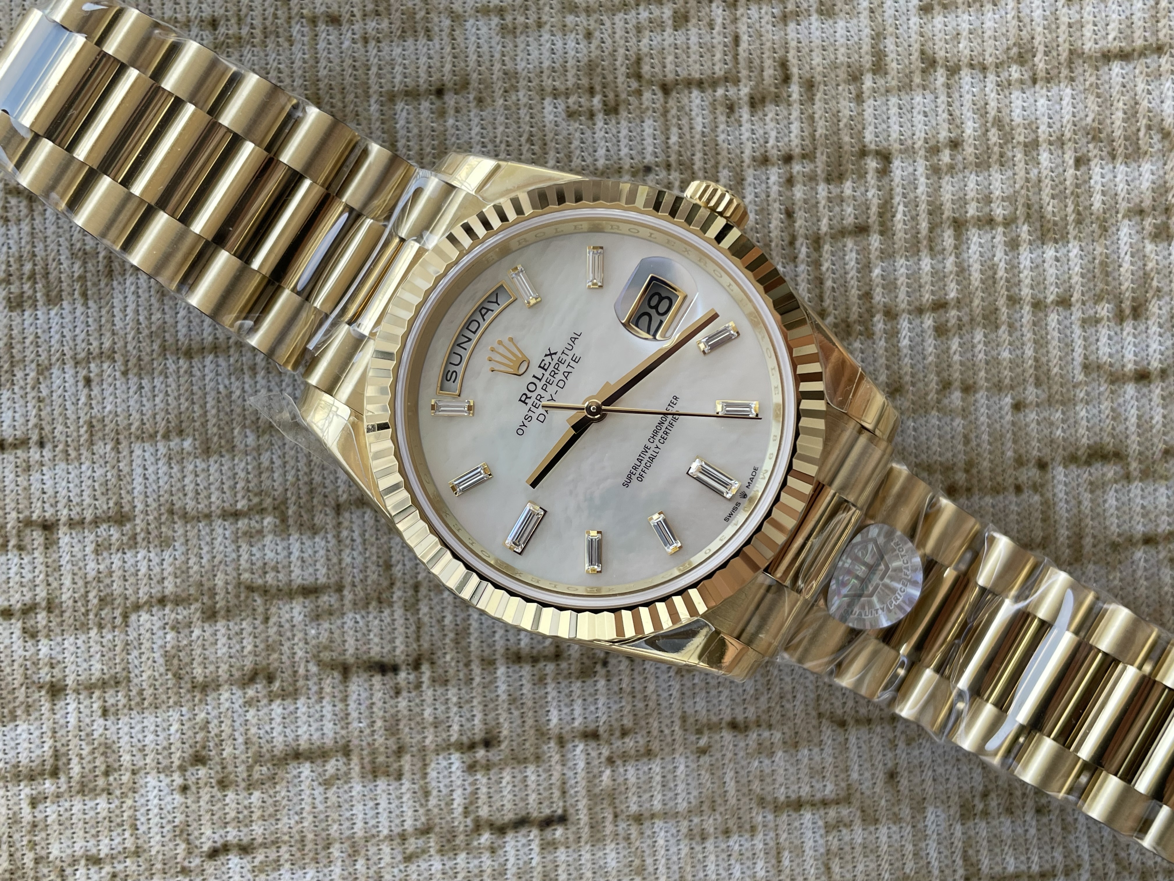 QP공장 롤렉스 데이데이트40 옐로우골드 텅스텐 자개바게트다이얼 스틸브레이슬릿 208~211g로